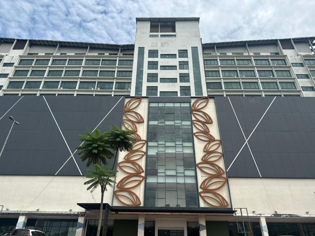 Summer Suites Apartment-The Summer Shopping Mall Kota Samarahan Bagian luar foto