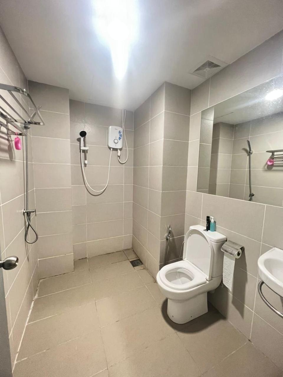 Summer Suites Apartment-The Summer Shopping Mall Kota Samarahan Bagian luar foto