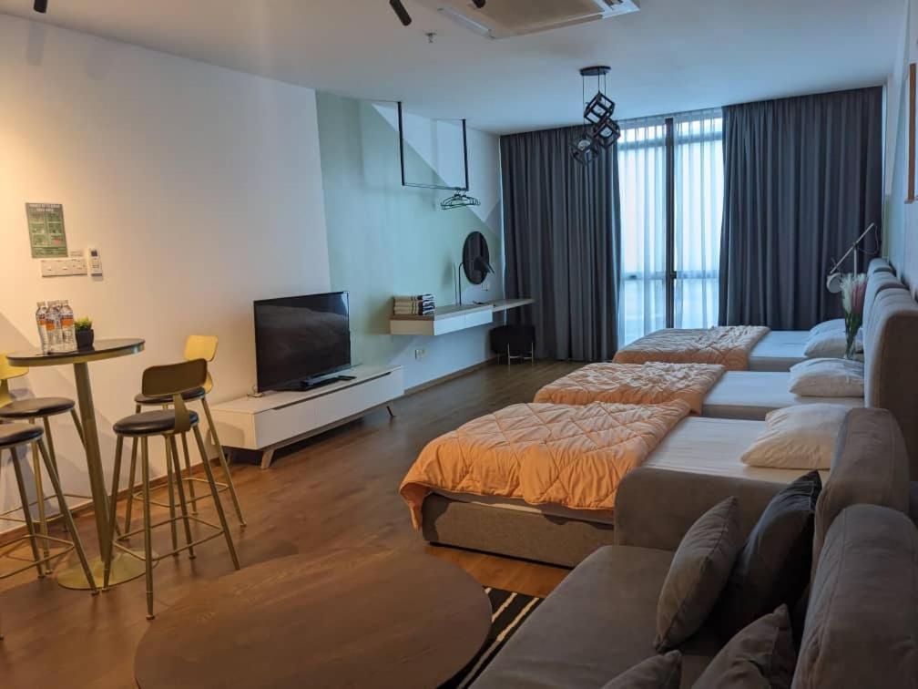 Summer Suites Apartment-The Summer Shopping Mall Kota Samarahan Bagian luar foto